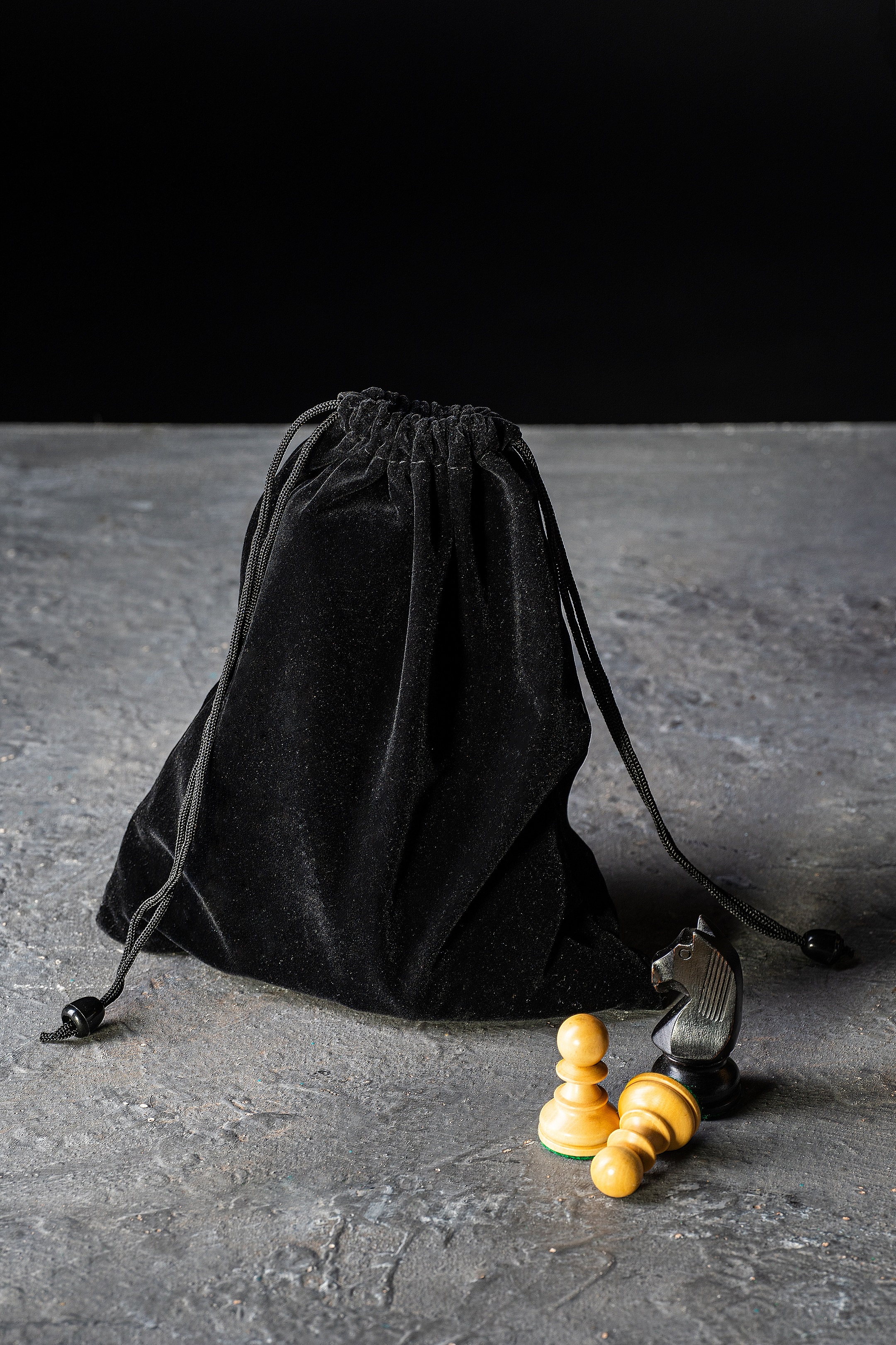 Velvet bag for pieces storage