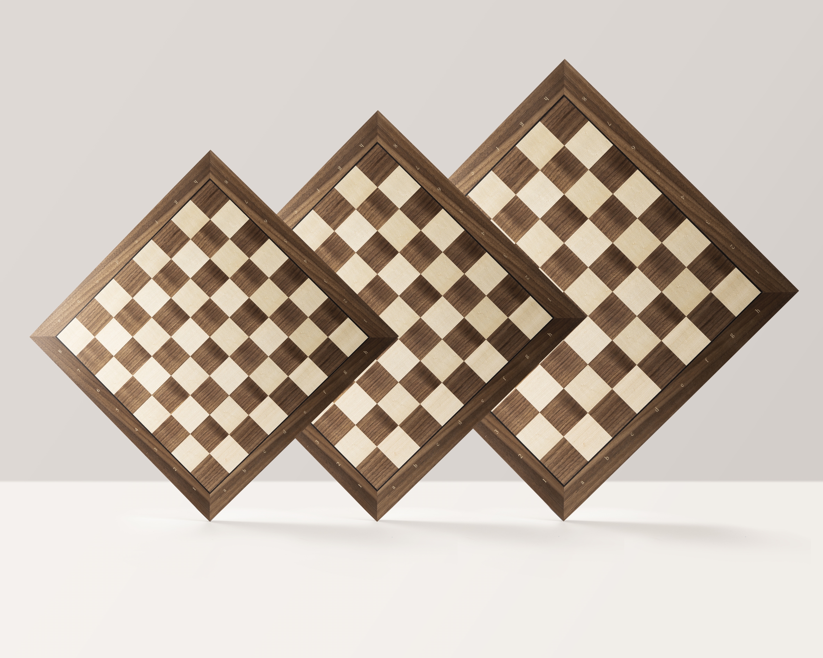 Size No. 5 (su koordinatėmis) walnut/maple with black frame