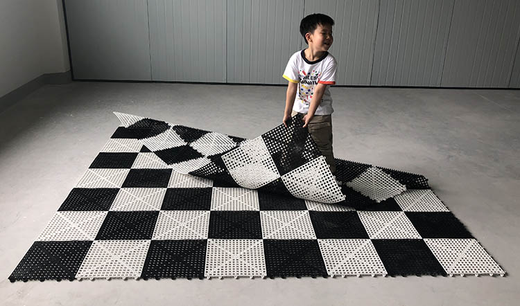 PVC Rubberized Giant šachmatų lenta. 12'' squares