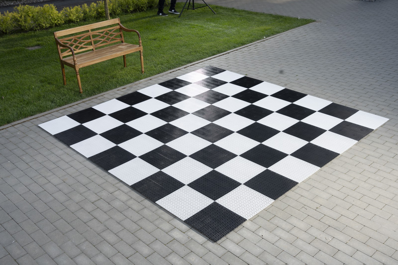 Plastic šachmatų lenta for chess and outdoor/garden šaškės (36 cm field)